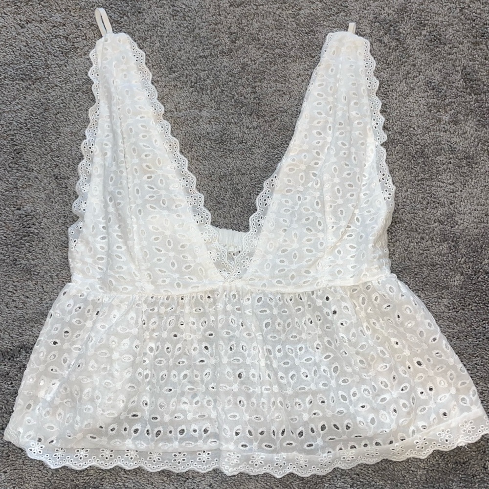 White Cropped Top with Open Back — Shein — size L